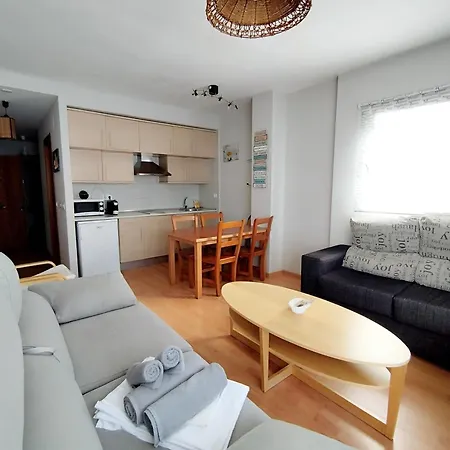 Serraneu Con Parking Y Wifi By Surynieve Apartman