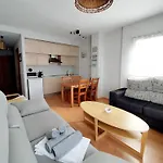Serraneu Con Parking Y Wifi By Surynieve Appartement