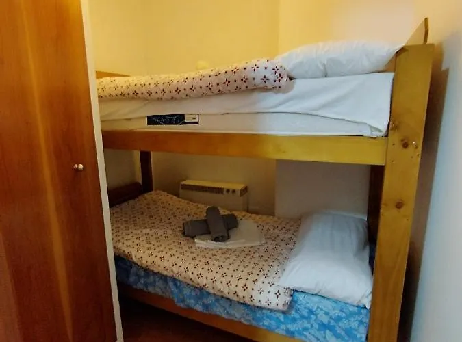 Апартаменти Serraneu Con Parking Y Wifi By Surynieve