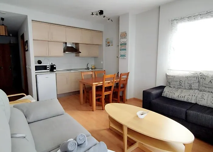 Serraneu Con Parking Y Wifi By Surynieve Апартаменти